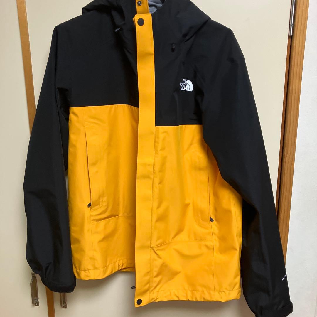 し*た様 THE NORTH FACE マウンテンパーカー 黒/黄