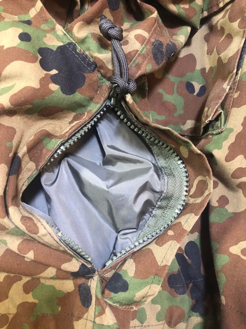 レプリカ】陸上自衛隊 防寒戦闘外衣（戦闘外被）LL 格闘徽章付 - メルカリ