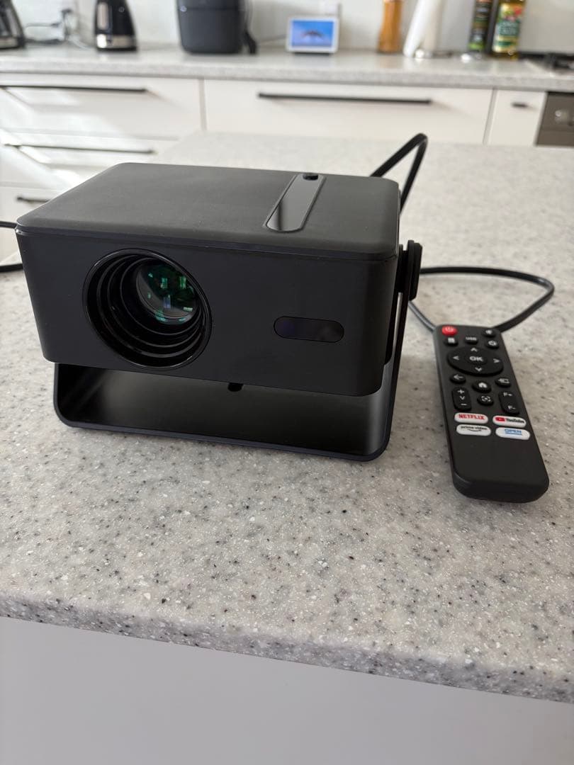 iFANR プロジェクター