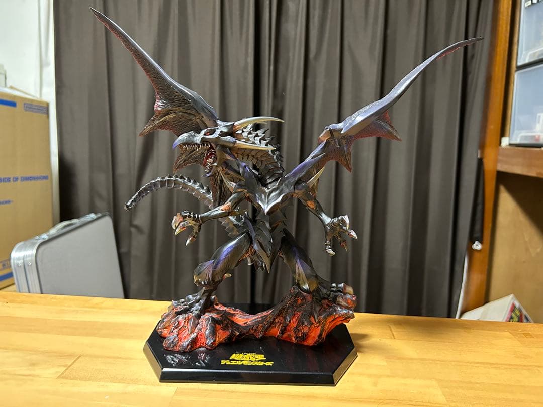 真紅眼の黒龍　フィギュア