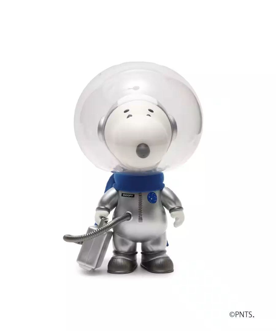 atmos限定150体 SNOOPY (SILVER SPACESUIT) - メルカリ