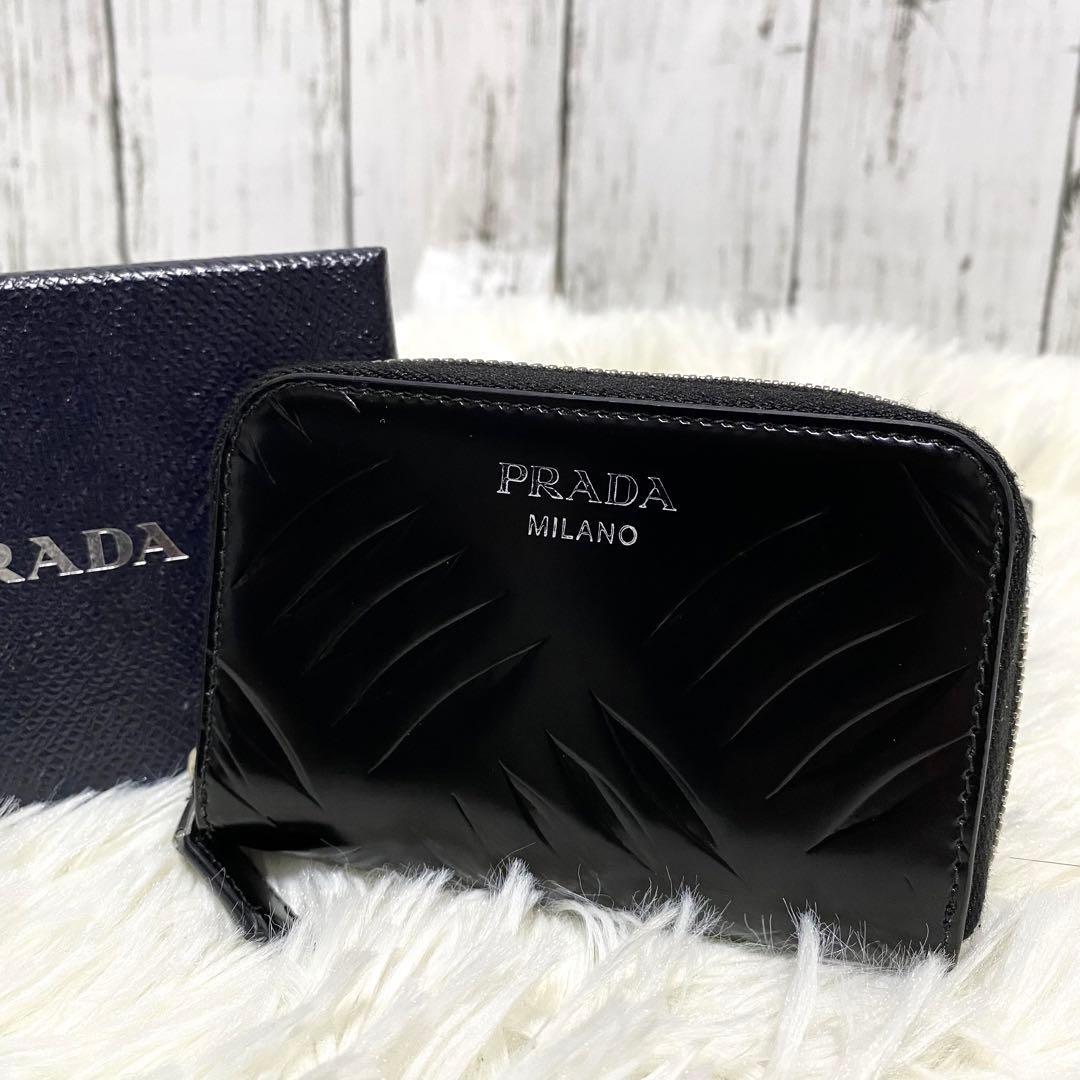 極美品✨PRADA ケース ブラッシュドレザー 黒 ロゴ箔押し 現行近