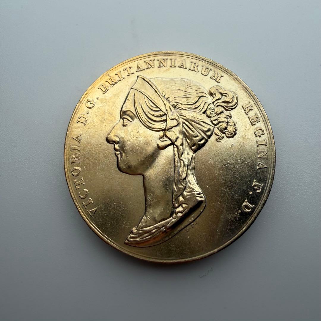 古銭　イギリス領インド（British India）ヴィクトリア女王肖像ルピー イギリス領インド British India 東インド会社 ヴィクトリア女王