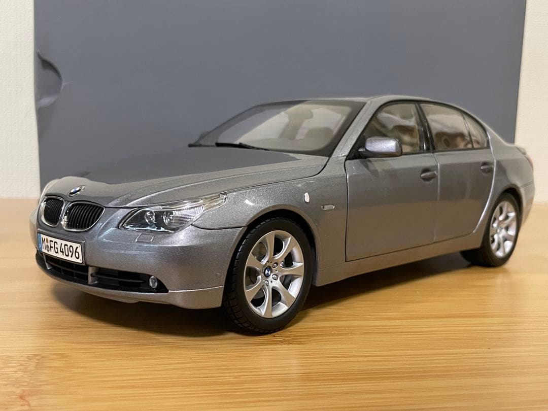  5er E60 ミニカー 京商 Kyosho ディーラー別注　1/18