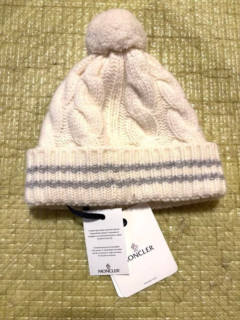 新品未使用タグ付き MONCLER モンクレール ニット帽 Sサイズ キッズ