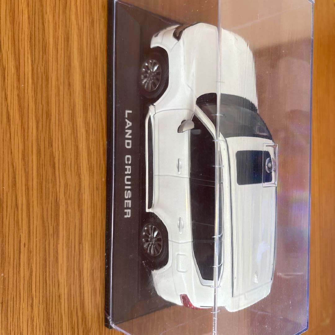 トヨタ ランドクルーザー ミニカー 1/64