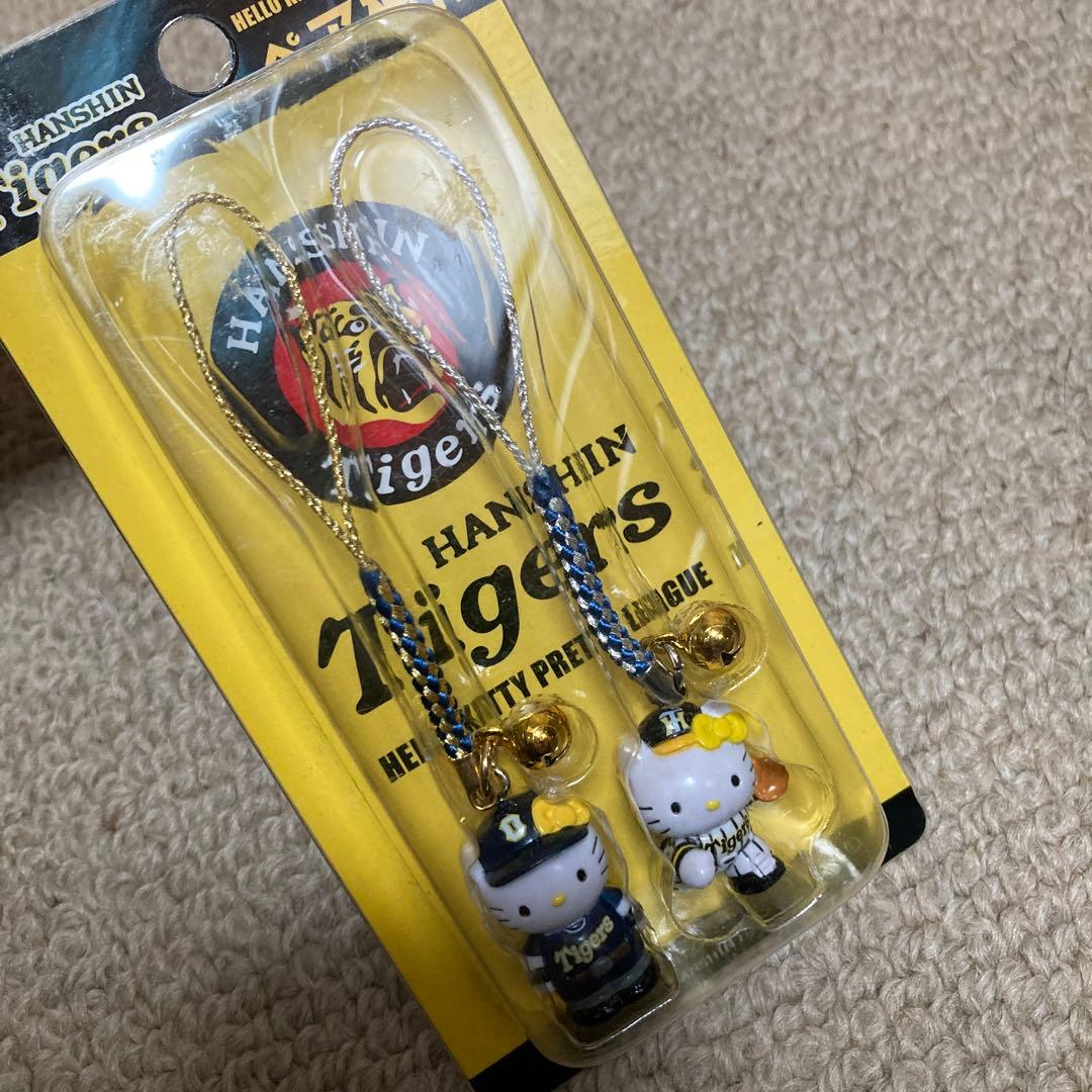 サンリオ 阪神タイガース ペア根付 ハローキティ - メルカリ