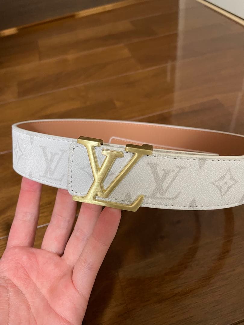 lv ルイヴィトン　ベルト　白　ホワイト