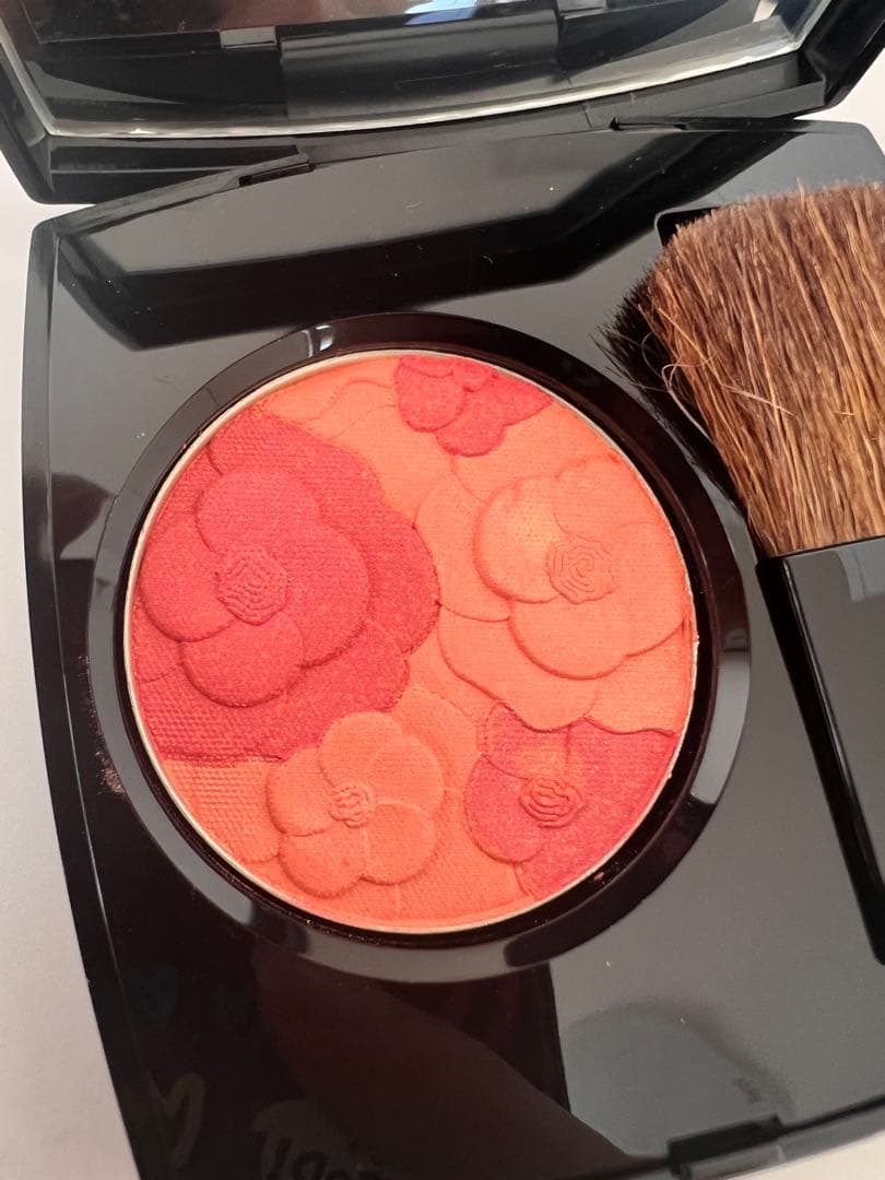 シャネル　ブラッシュ　カメリア　ぺっジュ