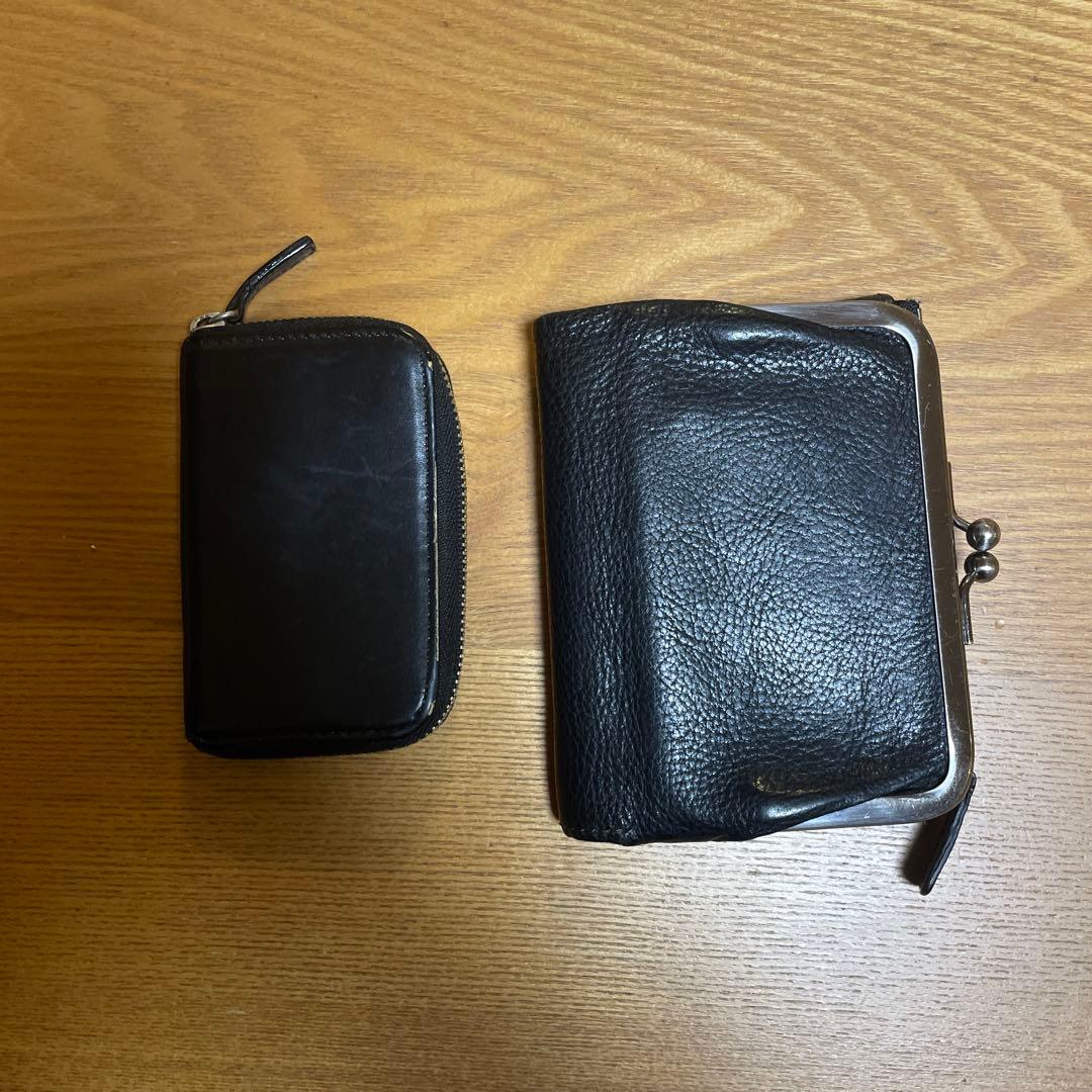 黒のレザーがま口ケースと小銭入れ