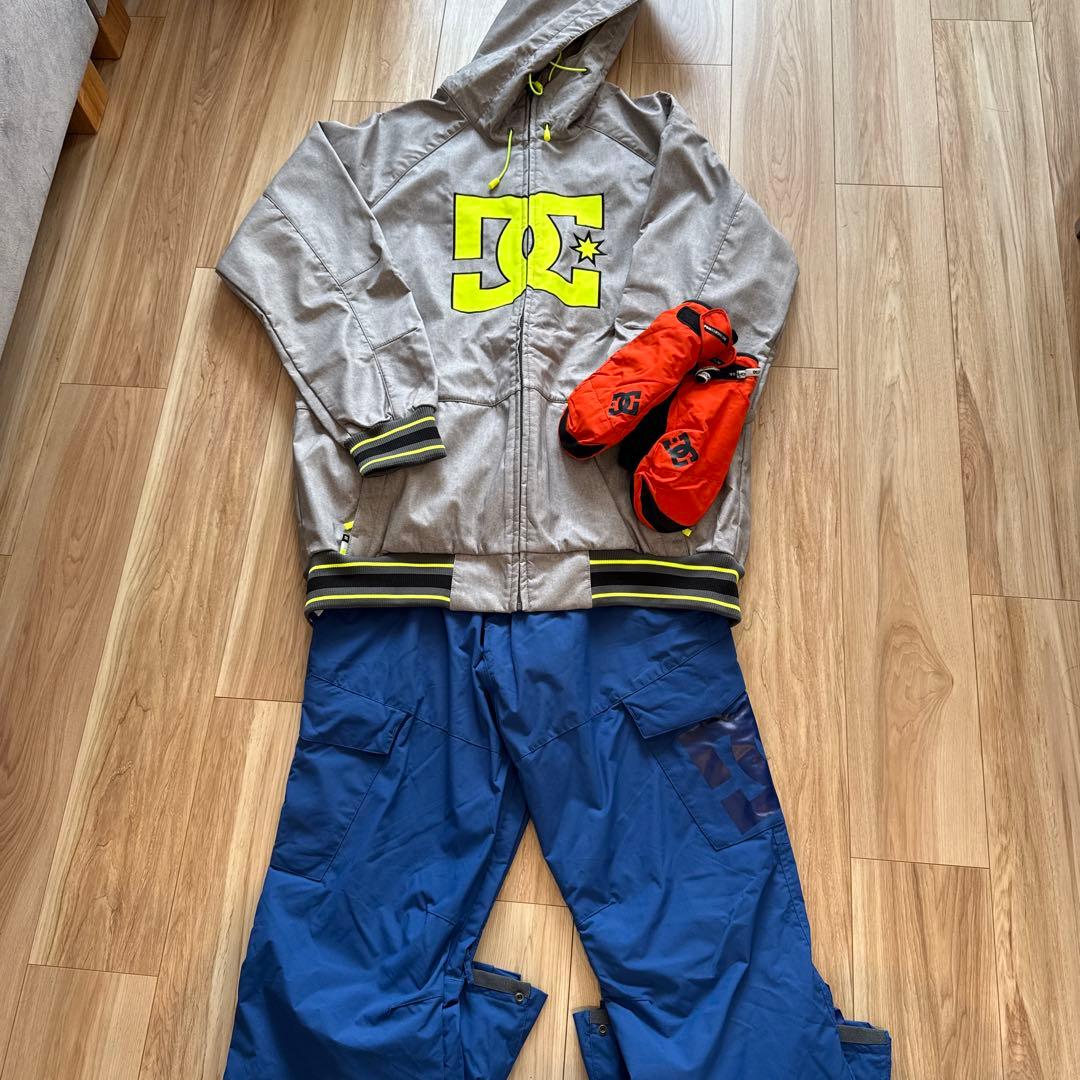 DC スノーボードジャケット　グレー 10K防水　ズボン手袋付き　美品　写真追加