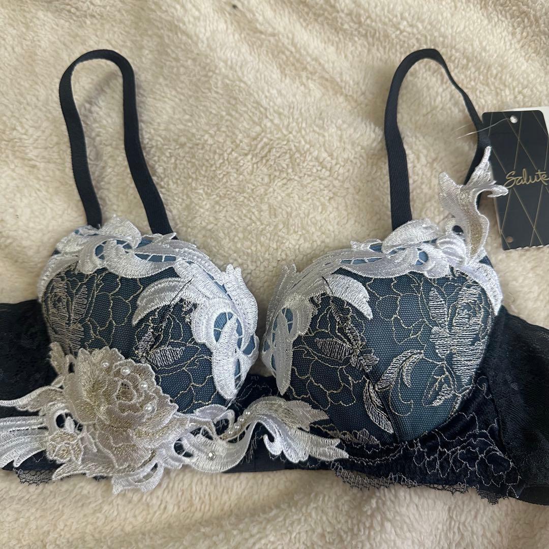 新品　ワコール　サルート　店舗限定ブラ　94G C65