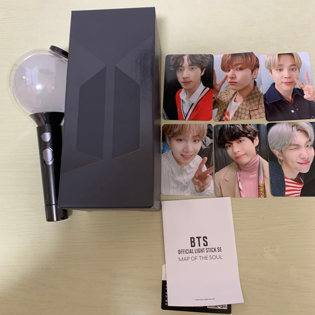 BTS オフィシャルライトスティックとブロマイド6枚 新品未使用です