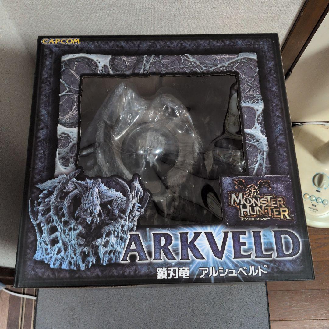 鎖刃竜 アルシュベルト フィギュア - メルカリ