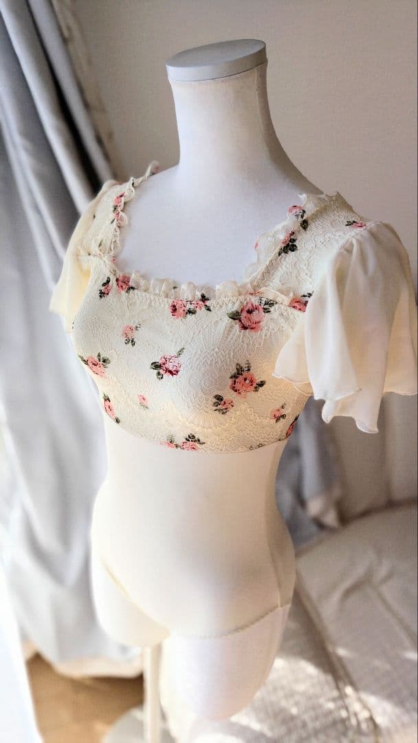 (再販)Ｓ～Ｍ／秘密の花園に咲く可憐なピンク薔薇が可愛いアイボリー娘役レオタード