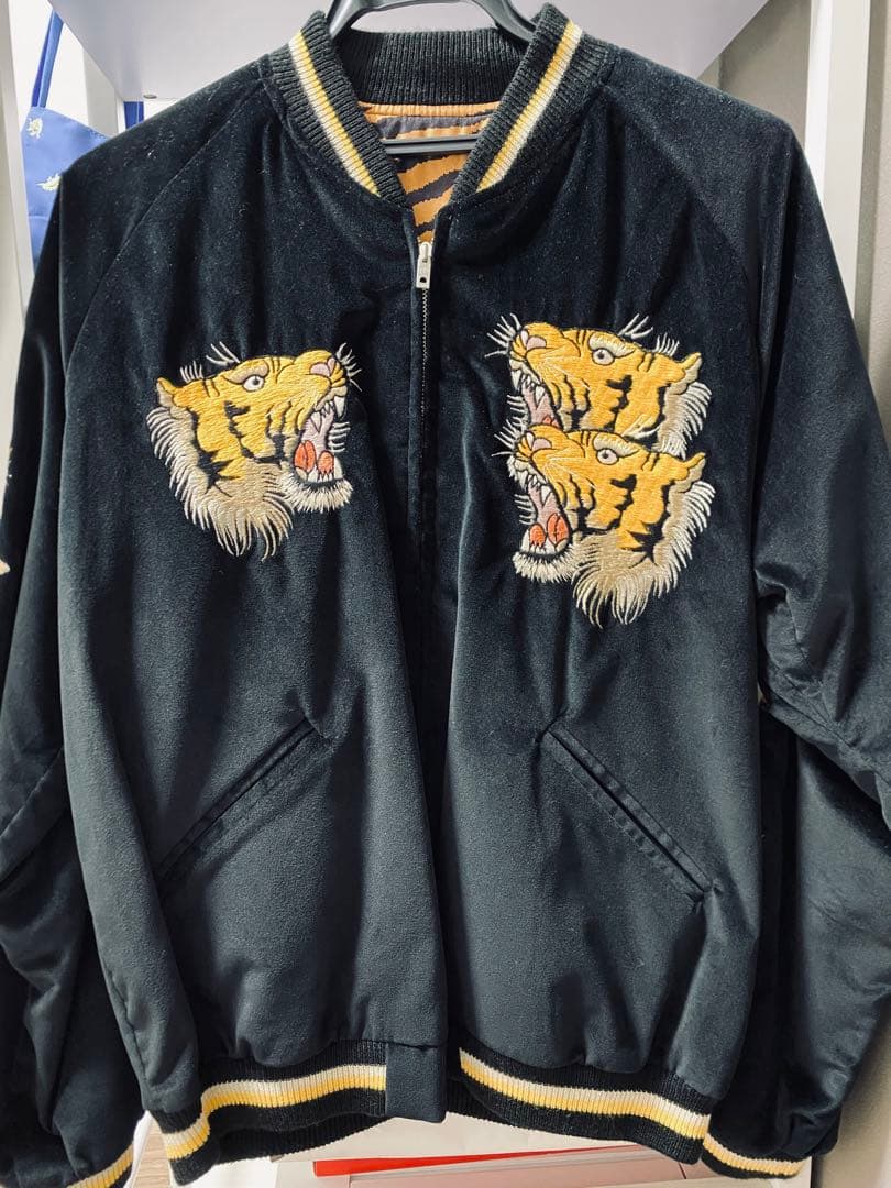 takarabeams、東洋エンタープライズ虎刺繍 ベルベット スカジャン
