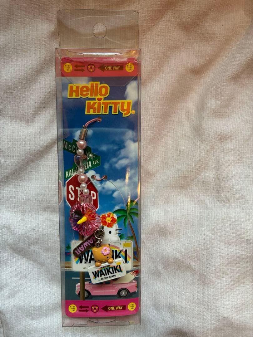 ご当地　ハローキティ　ハワイ限定　ワイキキ　Hawaii Waikiki 日焼け