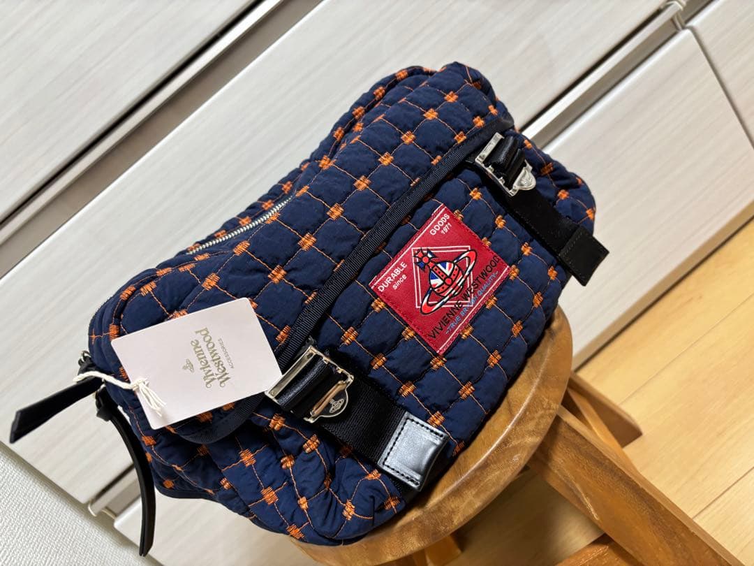 Vivienne Westwood ボディバッグ ネイビーキルティング