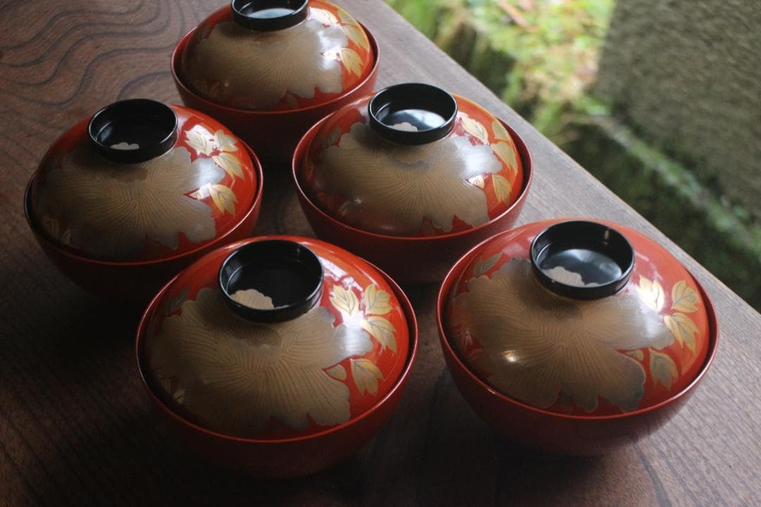 牡丹蒔絵椀5点セット！ 飴釉牡丹 新磁器膳（深型）蓋付（真田紐・中子24個サービス） | 芦屋貴