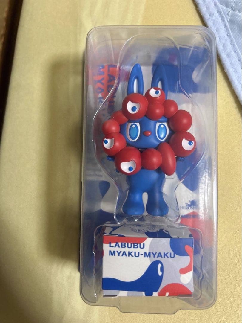 LABUBU MYAKU-MYAKU フィギュア本日限定価額