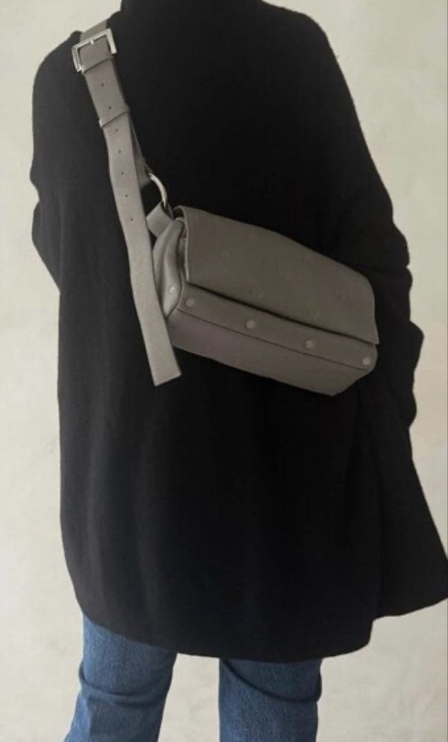 新品 BEARDSLEY ビアズリー 本革 ドットボディバッグ トープ 正規品