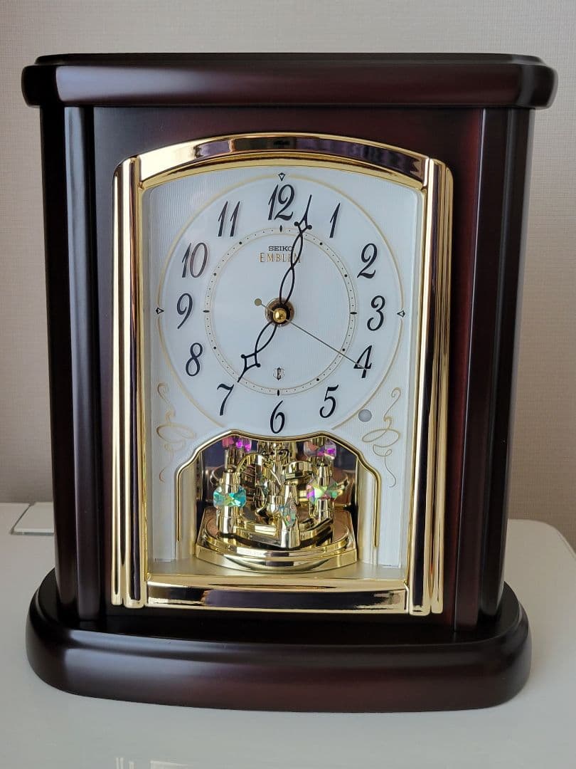 電波置き時計【新品・未使用】 SEIKO セイコー エンブレム　HW582B セイコー HW582B (時計) 価格比較 - 価格.com