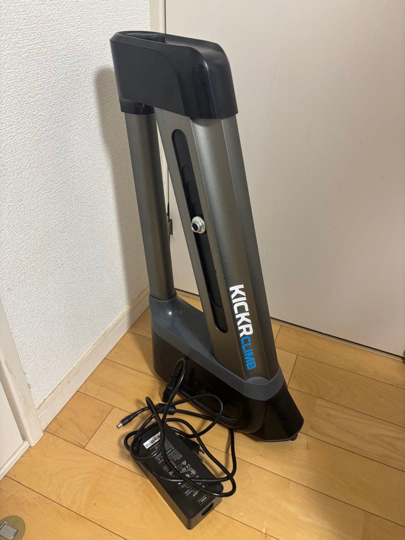 wahoo KICKR CLIMB ローラー台