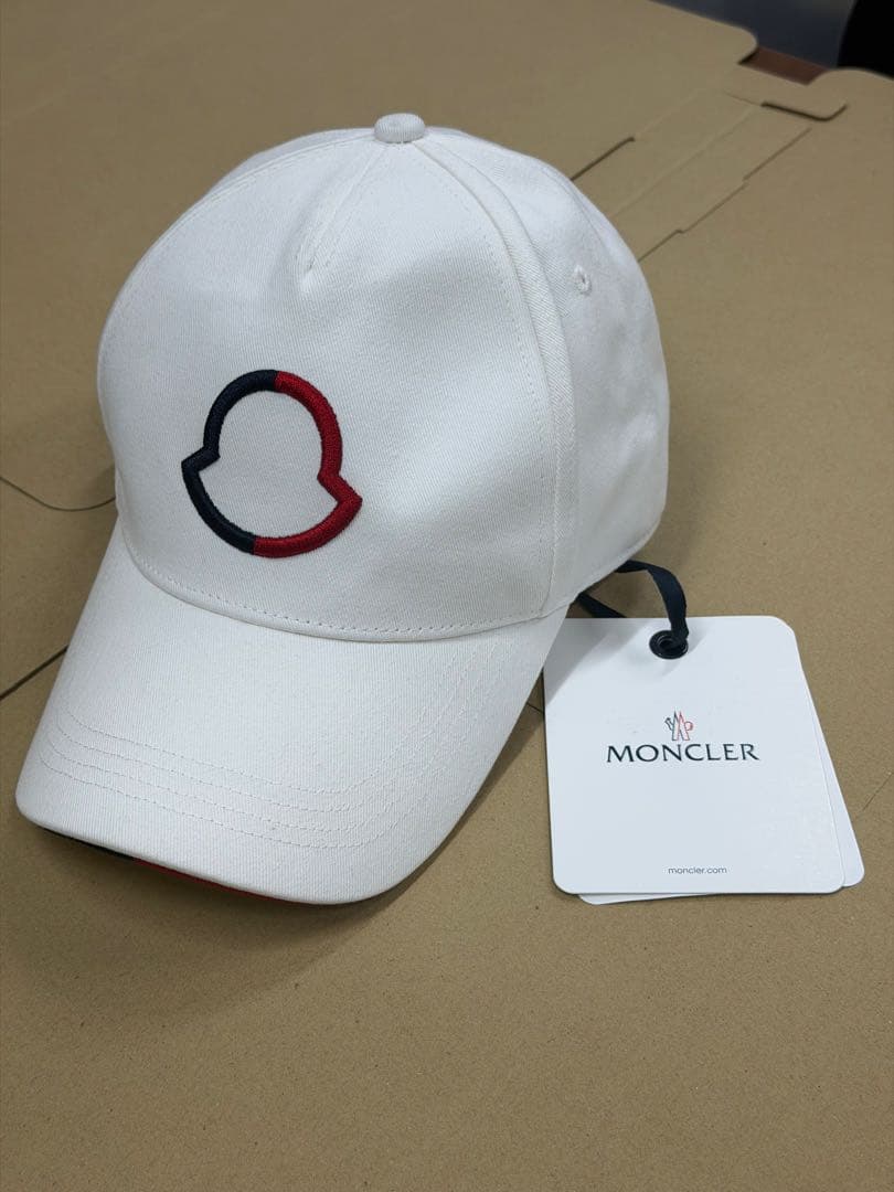 未使用　MONCLER ホワイトキャップ ロゴ刺繍