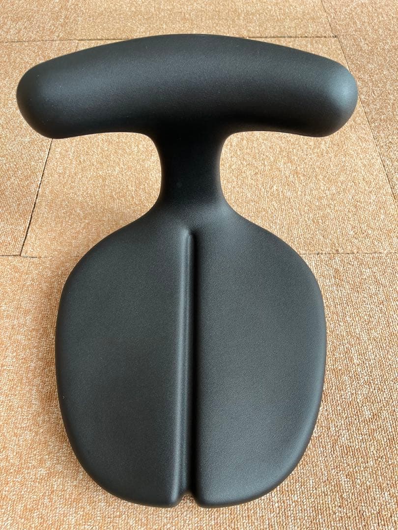 ayur chairアーユル・チェアーブラック姿勢矯正用・体圧分散マットのセット