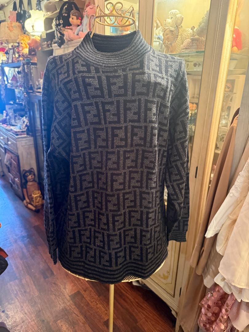 Fendi タートルネックセーターグレー✖️黒