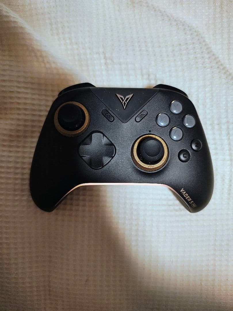 FLYDIGI Vader 5 Pro 充電ドック、キャリングケース付