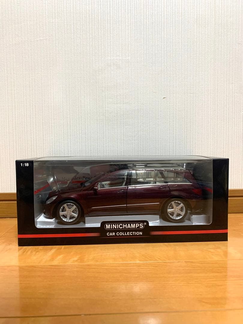 ミニチャンプス 1/18 メルセデス ベンツ 2005 M…