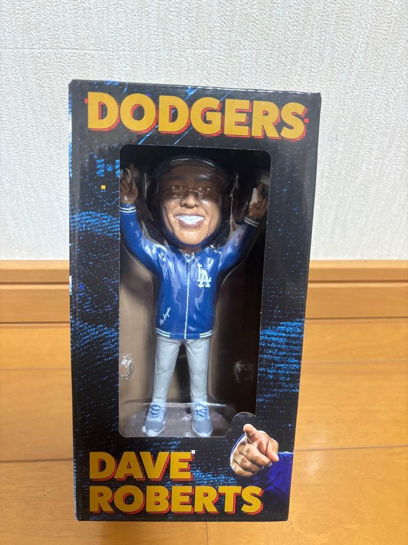 デイブ・ロバーツ ボブルヘッド フィギュア　ドジャース　アメリカ　LA