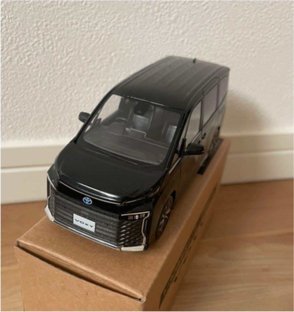 トヨタ ヴォクシー voxy カラーサンプルミニカー 非売品 - メルカリ