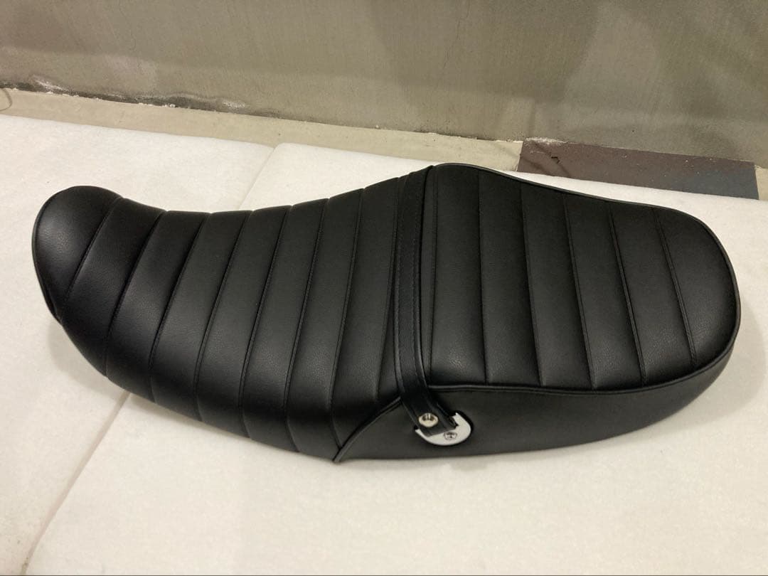 PMC ARCHI Z900RS タックロール　ローシート　ベルト付　足付改善