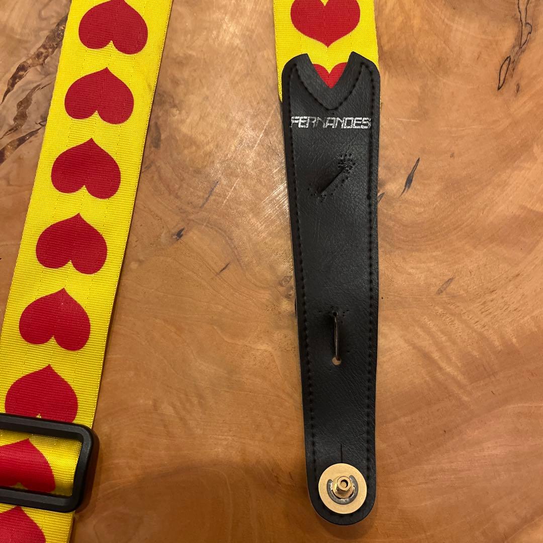 フェルナンデス】hideギターストラップ（イエローハート） - メルカリ