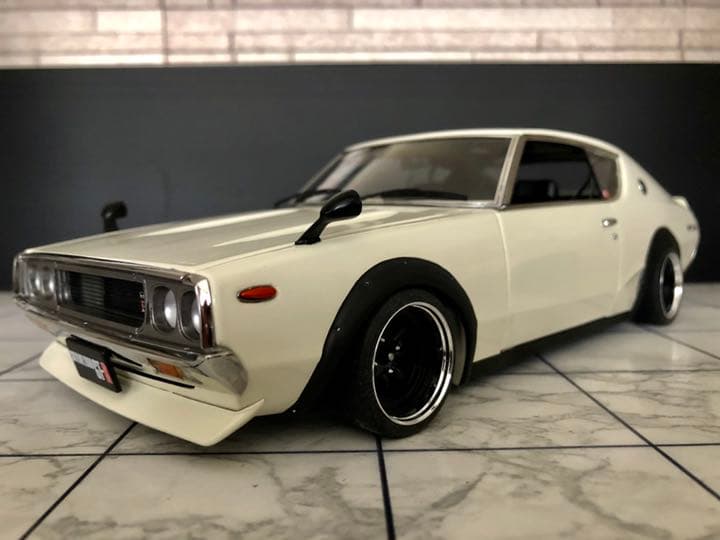 1/18 京商 スカイライン GT-R ケンメリ 白 ワタナベ 改造 カスタム Yahoo!オークション - 京商 1/18 ケンメリ GT-R カスタム ホワイト KPG