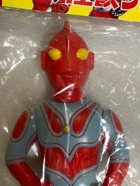 珍色カラー！ 帰ってきたウルトラマン 赤色 ブルマァク ソフビ - メルカリ