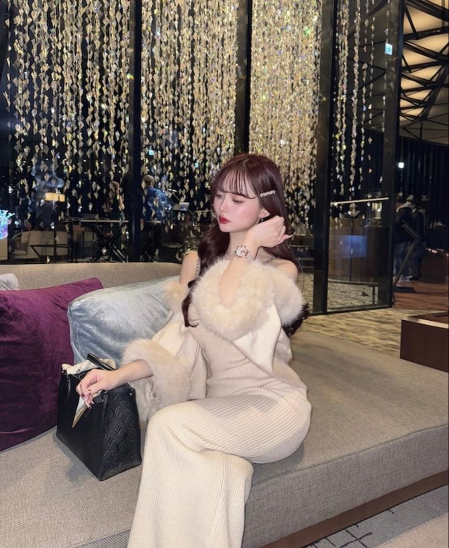 《大人気》elmyu ファーポンチョカーデ×チェーンワンピset パーティー白