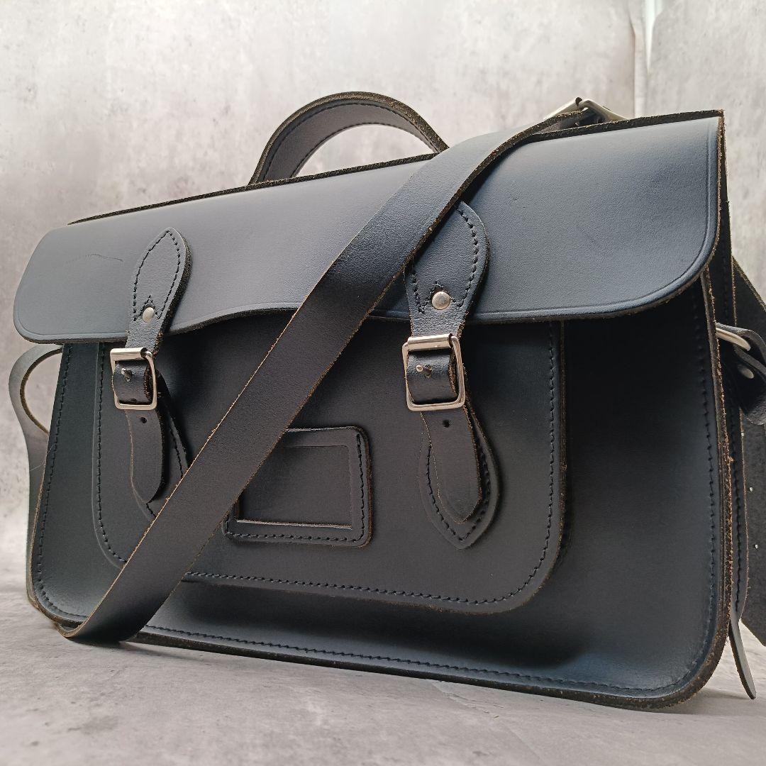 極美品 ブレディー サッチェルバッグ エンボスロゴ入り メッセンジャーバッグ 黒