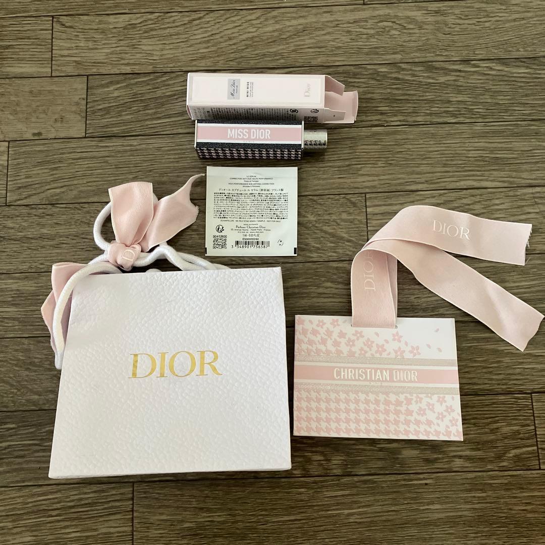 Miss Dior パルファンミニ　ホワイトバッグ、美容液付き　未使用