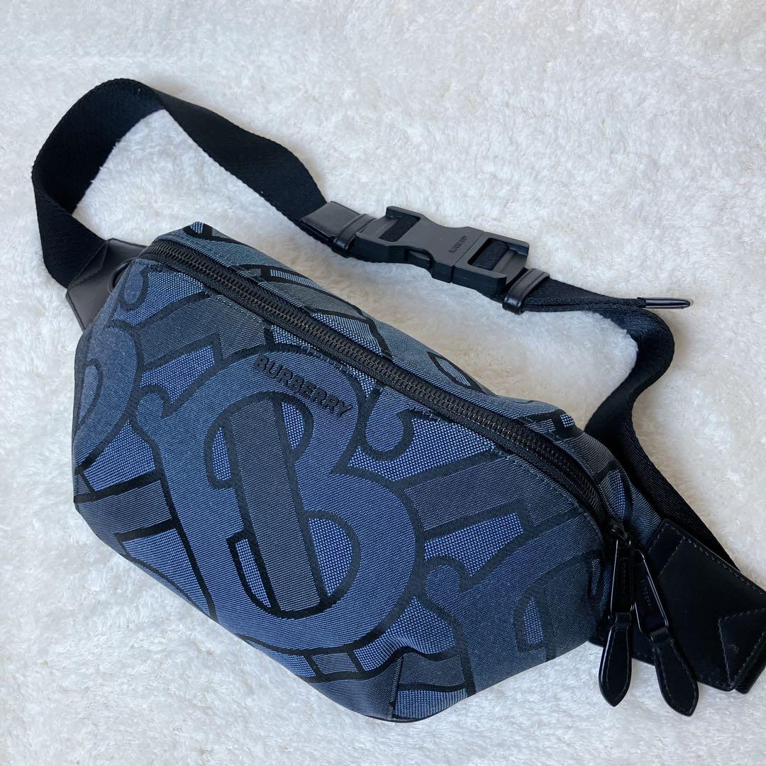 【美品】BURBERRY バーバリー TBロゴ ボディバッグ 総柄 ネイビー
