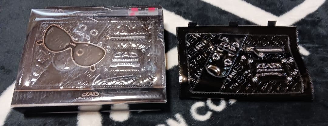 DADギャルソン ラグジュアリー サンバイザーカバー☆モノグラム エナメル 楽天市場】【あす楽】GARSON D.A.D ラグジュアリー サンバイザーカバー