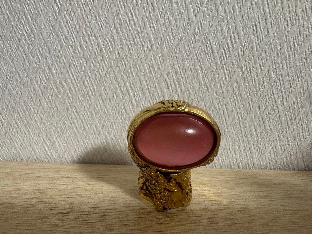 Yves Saint Laurent ピンクリング Saint Laurent: Yves Saint Laurent Beauty Presents The YSL