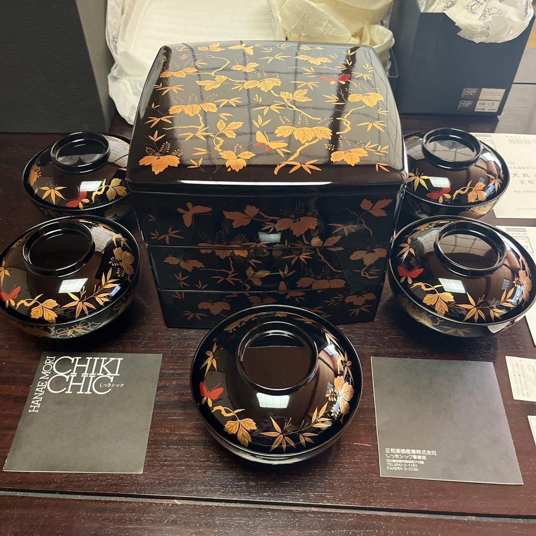 ハナエモリ　しっきシック 三段重、蓋付き椀　桐、竹、蝶柄 石川県加賀市　山中塗