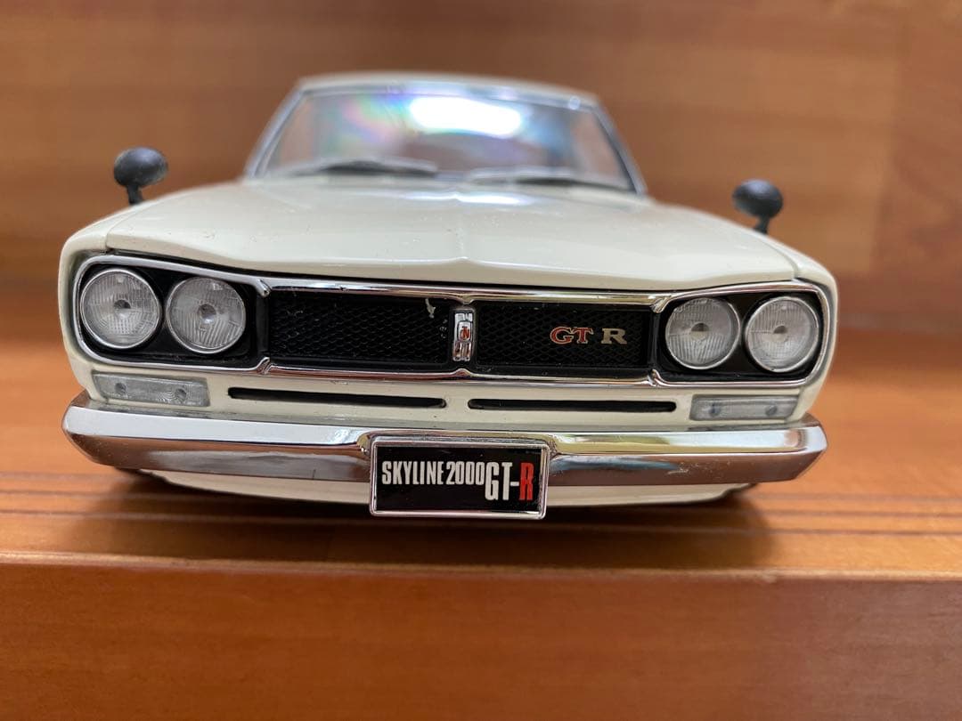 京商SKYLINE 2000 GT-R 1/18