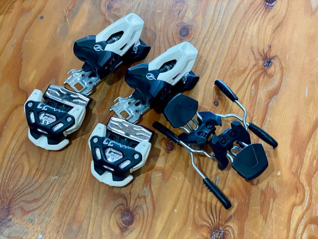 TYROLIA チロリア アタック11 取付ジグ付き