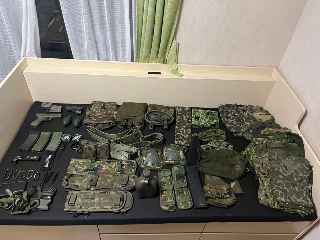 迷彩服…迷彩サポーター…迷彩グッズまとめ売り