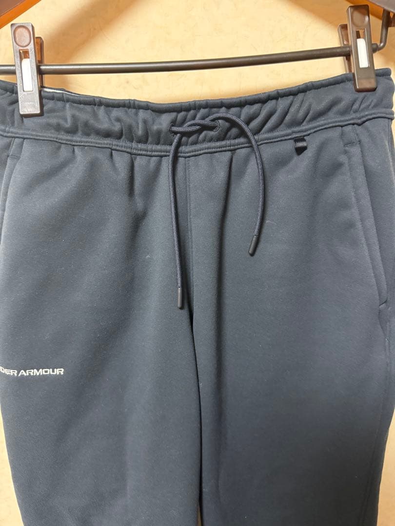 美品】2024FAアンダーアーマーDNAフリースジャージ上下セットアップの