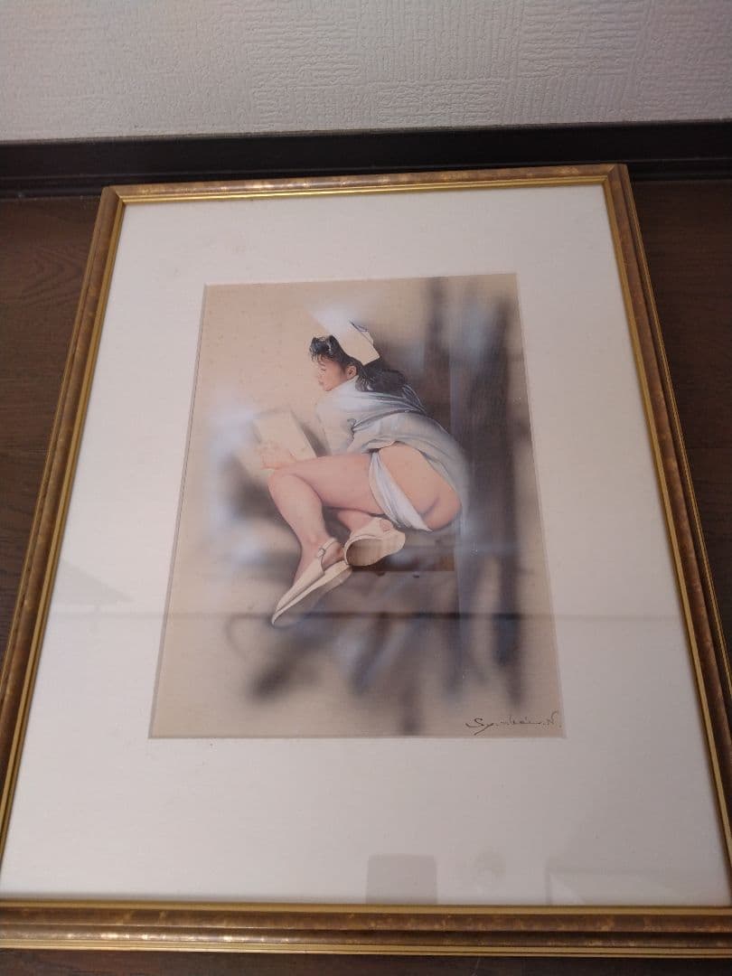 西村春海作　女性のポーズ 金色フレーム